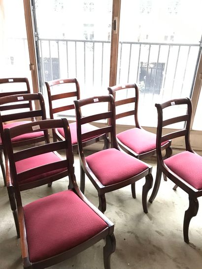 null Suite of 10 chairs with bars

Restoration style

H : 85 - W : 44 - D : 38 cm

Sold...