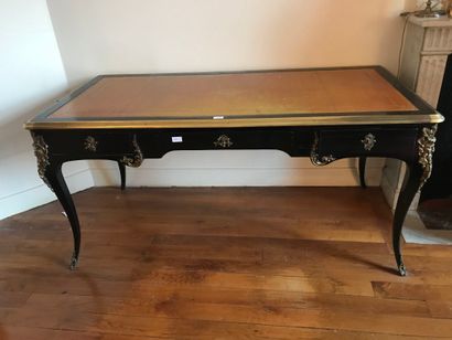 null Flat desk in blackened pearwood, three drawers in front and two pulls (one damaged)

Louis...