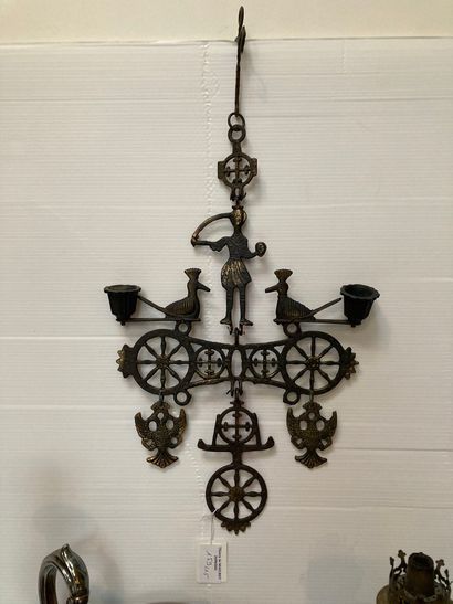 null Lot of various metal pieces : saleron, christ, candlesticks, torch, teapot,...