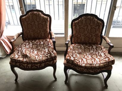 null Two Queen's armchairs

Natural molded beech

Louis XV period (differences)

One...
