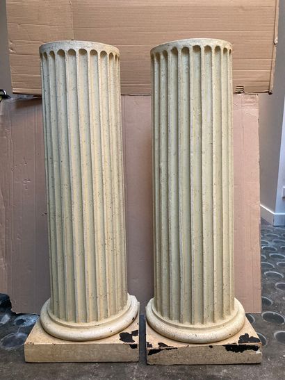 null Pair of Louis XVI style fluted half-columns in white lacquered wood (missing)

H...