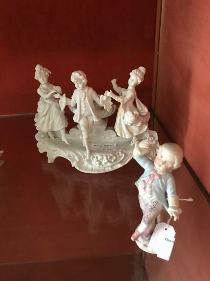 null 4 porcelain groups around 1900. Accidents and chips

H : 9 to 14 cm

Lot sold...