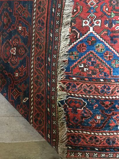 null Ensemble de 4 tapis Perse, Boukhara ou Caucase (usures)

-un fond rouge et bleu...
