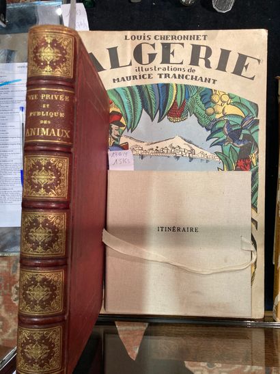 null 
Lot de trois volumes Itinéraire, La vie privée et public des animaux ; L'Algérie...