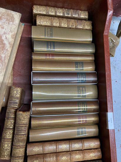 null 
Lot de livres de La Pléïade et de livres reliés dont Histoire de l'Anglete...