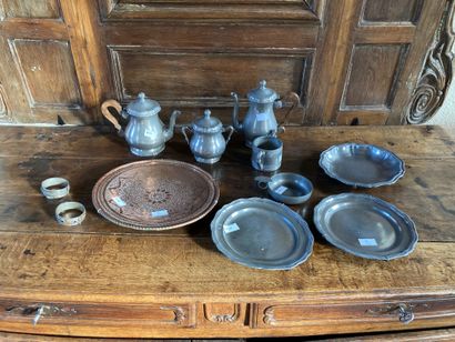 null A pewter handle with dishes, tea and coffee set, bowls, copper tray, two bracelets...

Lot...