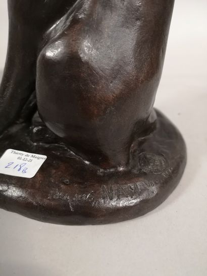 null 
Jacques NAM (1881-1974) Cat licking his shoulder Bronze with a light brown...