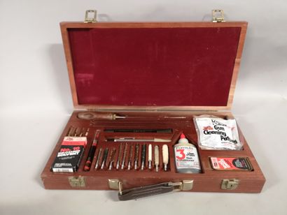 null Kleen Bore" cleaning kit in wooden case.