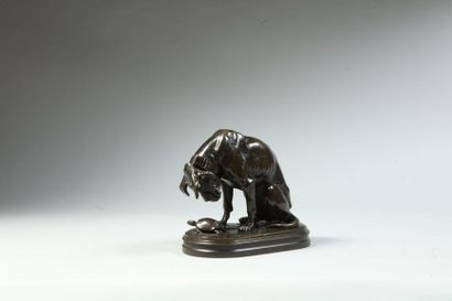 null Henri Alfred JACQUEMART (1824-1896). Chien à la tortue. Bronze à patine brun-noir...