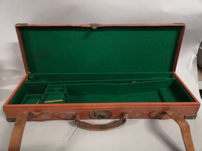 null Rare small caliber leather gun case with brass corners and original straps,...