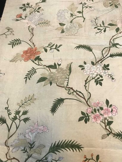 null Document d une robe en soie peinte au jus d herbes, Chine, pour le marché occidental,...