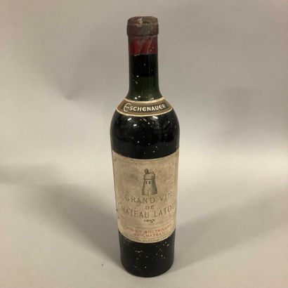null 1 bouteille Château LATOUR, 1° cru Pauillac 1945 (es, elt, fânée, LB)