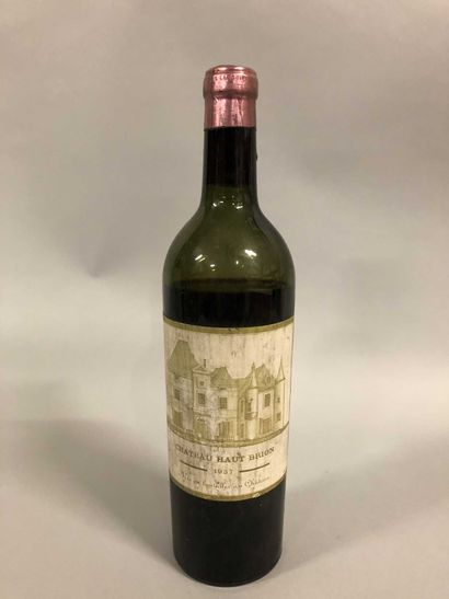 null 1 bouteille Château HAUT-BRION, 1° cru Pessac-Léognan 1937 (et, GV, petit accroc...