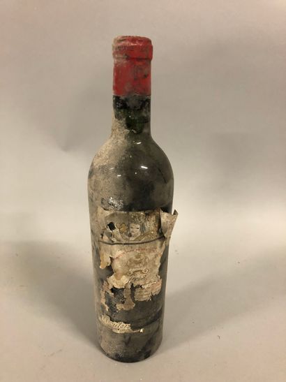 null 1 bouteille Château MOUTON-ROTHSCHILD, 1° cru Pauillac 1948 (eta en lambeaux...
