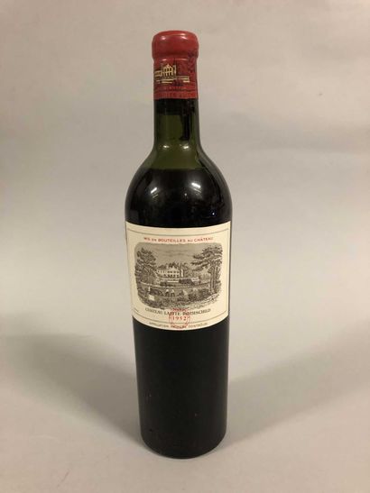 null 1 bouteille Château LAFITE-ROTHSCHILD, 1° cru Pauillac 1952 (LB/MB)