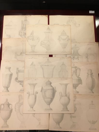 null Ecole Française du XIXe siècle. Onze dessins de vases. Onze dessins, crayon...