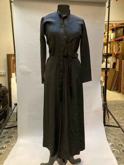 null YVES SAINT LAURENT Paris - Nø 22610 - Black silk long dress, small satin high...