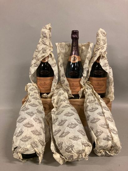null "6 bouteilles CHAMPAGNE ""rosé réserve"", Veuve Clicquot 1985"