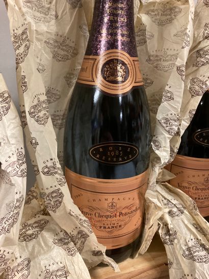  "6 bouteilles CHAMPAGNE ""rosé réserve"", Veuve Clicquot 1985"