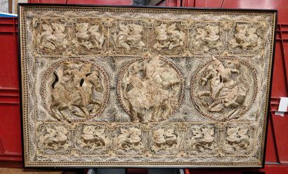 null Birmanie

Broderie en relief et fil d'or 

75 x 118 cm

lot vendu en l'état