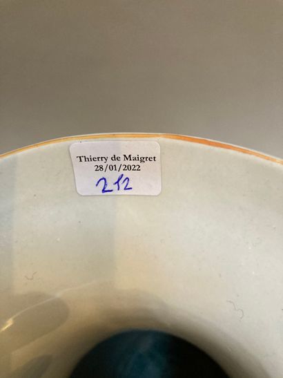 null Lot en porcelaine asiatique comprenant une coupelle à décor d'échassiers et...