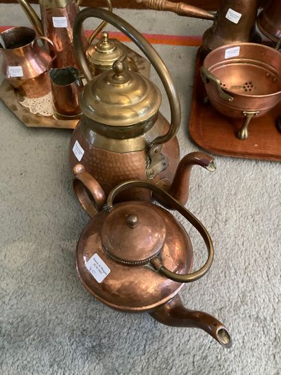 null Lot of copperware including various elements including pourers, part of service,...