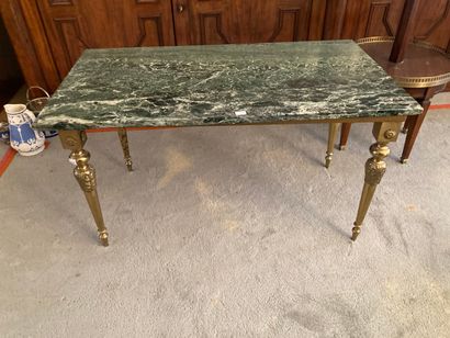 null Table basse à plateau de marbre vert

Vers 1960

48 x 90 x 50

80 cm

Ref 98

Guéridon...
