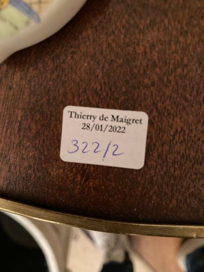 null 
Paire de tables en placage d'acajou




Style Louis XVI




(Ornementation...