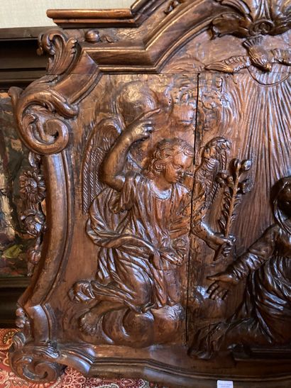 null Deux plaques en bois sculptées 

L'annonciation et peut-être la Visitation 

En...