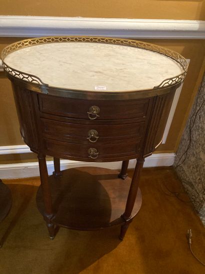 null Pair of pedestal tables with drums

Louis XVI style

75 x 49 x 36 cm

(cracks...