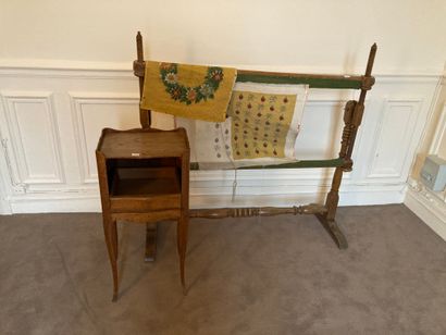 null 
Lot including a loom and a bedside table with rustic niche 




Lot sold as...