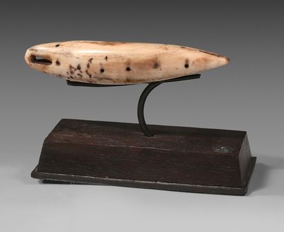 null Fishing weight in the shape of a cetacean.
Eskimo art, probably late Thule culture,...