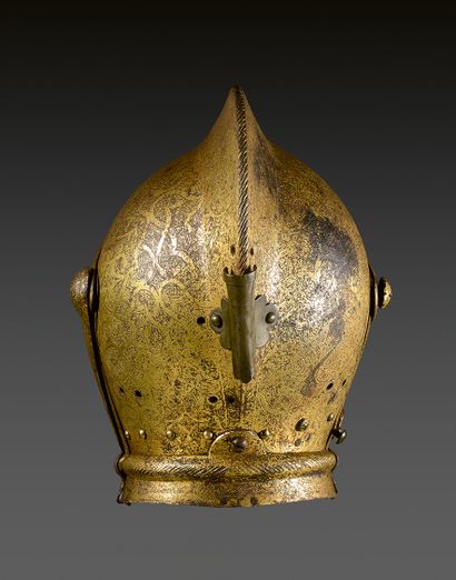null Rare and beautiful jousting or tournament armlet entirely etched and gilded...