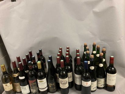 null Lot d'environ 30 bouteilles de vins dont Chateau Roc Mignon, Sancerre, gaillac,...
