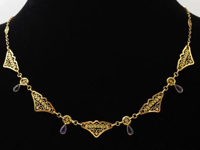 null Collier collerette en or 750 millièmes, composé de maillons triangulaires finement...