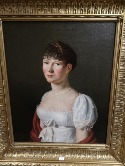 null Portrait de jeune femme à la robe Empire blanche. Huile sur toile portant signature...