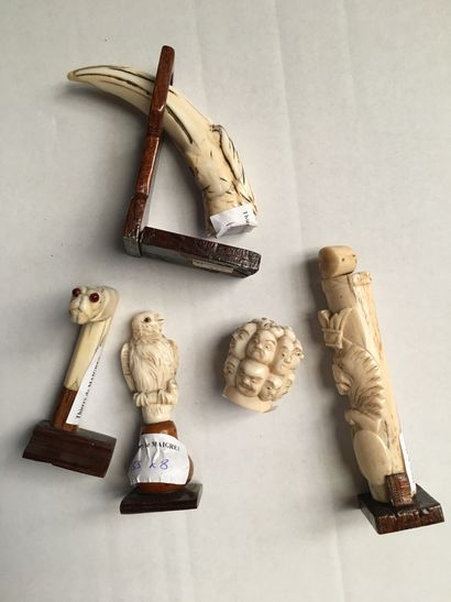 Lot of 5 ivory handles or knobs carved with...