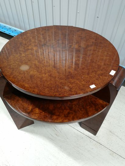 17. ART DECO STYLE WORK

Pedestal table

In...