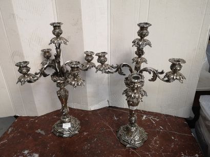 null Pair of candelabras in silver plated metal with five lights, rocaille style...