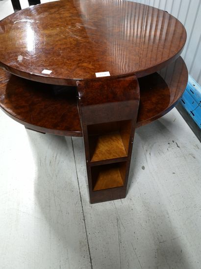 null 17. ART DECO STYLE WORK

Pedestal table

In burr veneer. Stains. Scratches

H...