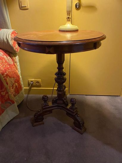 Stained walnut pedestal table, carved baluster...