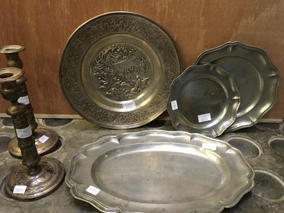 Lot: 3 pewter dishes with contoured nets...