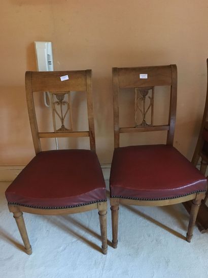 null 6 chairs with openwork back, Directoire style (accidents)

Lot sold as is