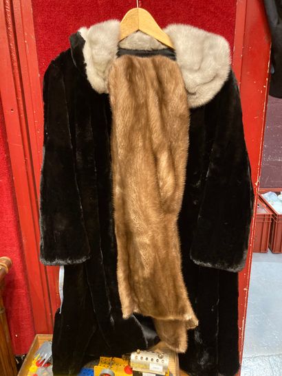 null Lot of fur coats pelisse

Lot sold as is