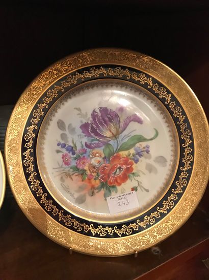 null Ref 78 / Lot of decorative plates in porcelain of Paris and Limoges and various,...