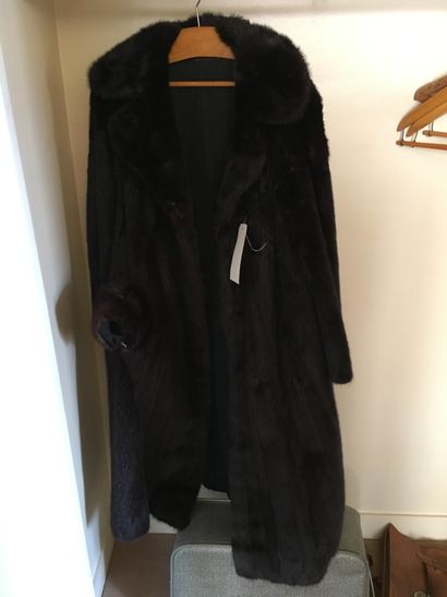 null FN Luxe Fur Coat 100 avenue Paul Doumère

Lot sold as is