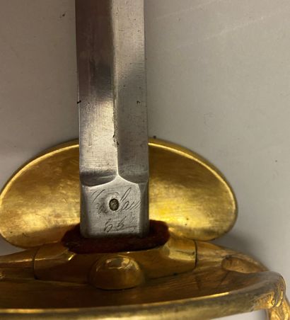 null Epée d'officier de marine, modèle 1837/1872, garde en laiton ciselé et doré,...