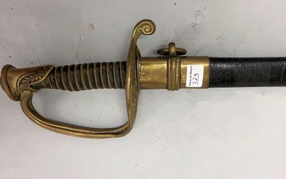 null Sabre d'officier d'artillerie garde de type 1845, en laiton doré, à une branche,...