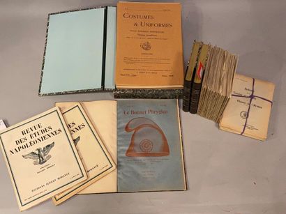 null BULLETIN DE LA SOCIETE DES AMIS DU MUSEE DE L'ARMEE 1909 - 1938. in- . 2 volumes...