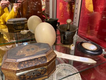 null Lot of miscellaneous trinkets including: an ostrich egg, a letter opener with...